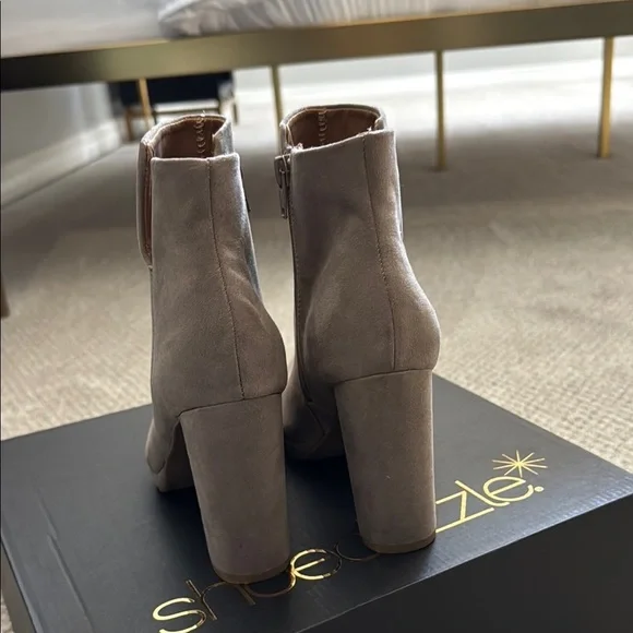 Lauren Conrad Booties - Taupe Suede Ankle Boots - Size 7 - Picture 4 of 9